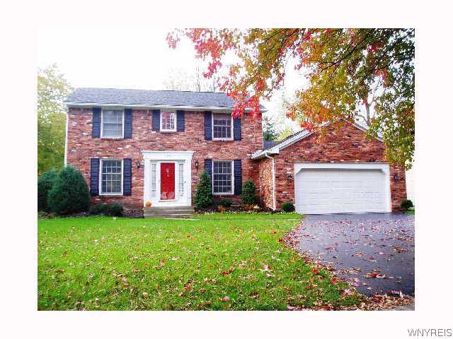 370 Old Oak Post Road Amherst, NY 14051 - Photo 1 of 1 Exterior Front