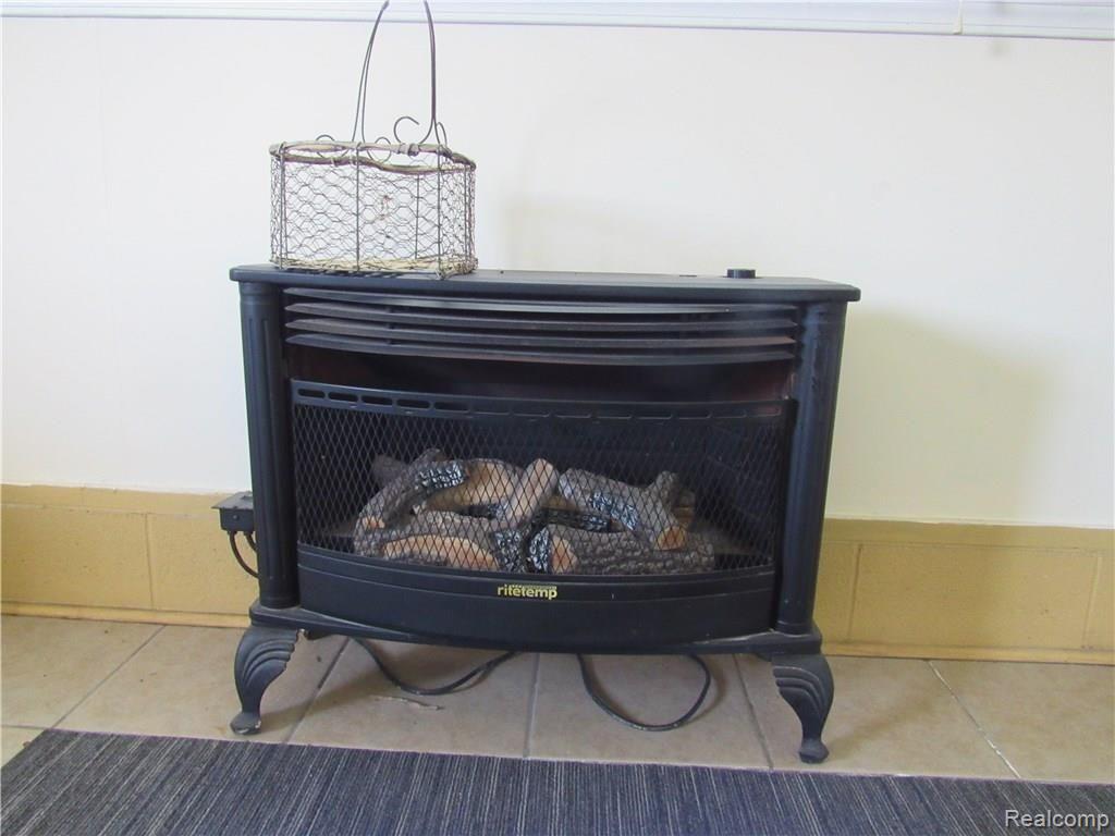 4068 Yankee Road St. Clair, MI 48079 - Photo 47 of 53 GAS LOG HEATER SECOND GARAGE