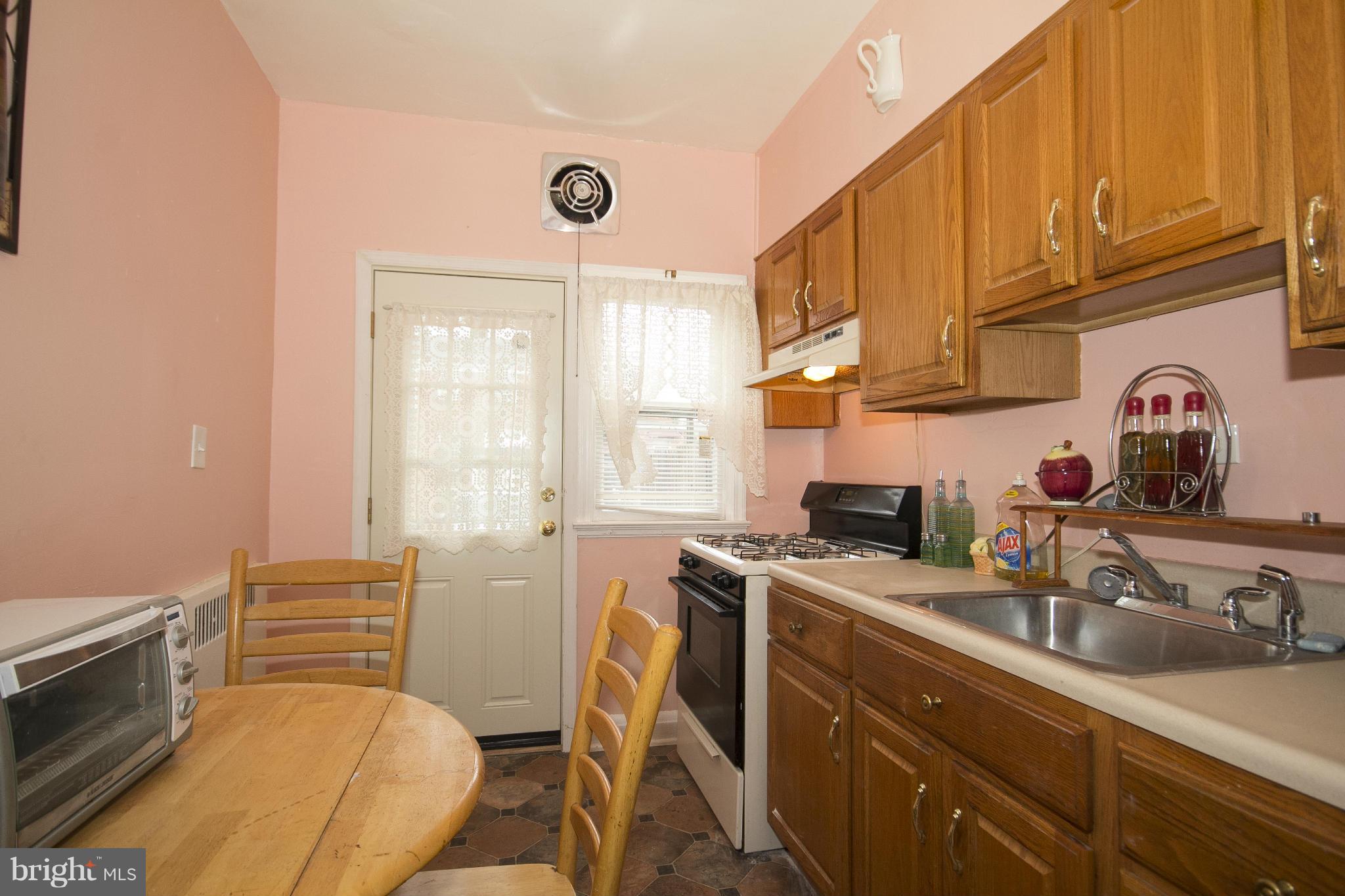 1618 Shadyside Road Baltimore, MD 21218 - Photo 7 of 22 Kitchen