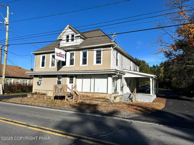 $1,400 | 1825 Highway 209, Unit 103, Brodheadsville, PA 18322