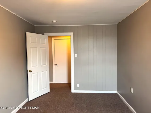 $1,400 | 1825 Highway 209, Unit 103, Brodheadsville, PA 18322