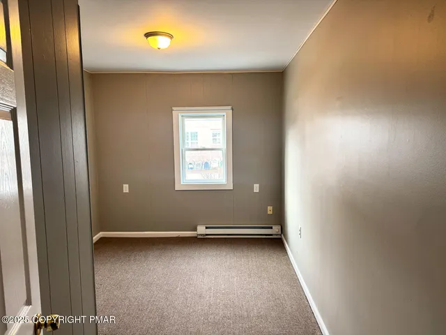 $1,400 | 1825 Highway 209, Unit 103, Brodheadsville, PA 18322