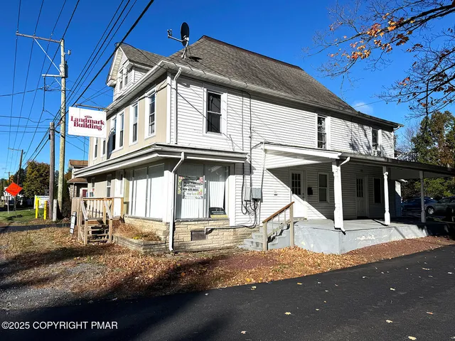 $1,400 | 1825 Highway 209, Unit 103, Brodheadsville, PA 18322