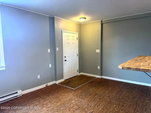 $1,400 | 1825 Highway 209, Unit 103, Brodheadsville, PA 18322