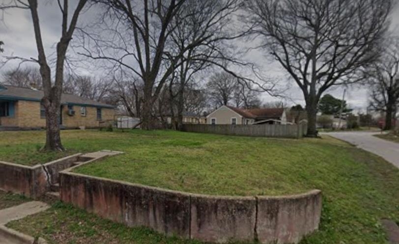 1872 Rile Street Memphis, TN 38109 - Photo 1 of 1 View of yard