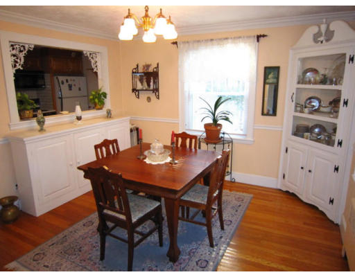 78 Thornton Road Waltham, MA 02453 - Photo 4 of 11
