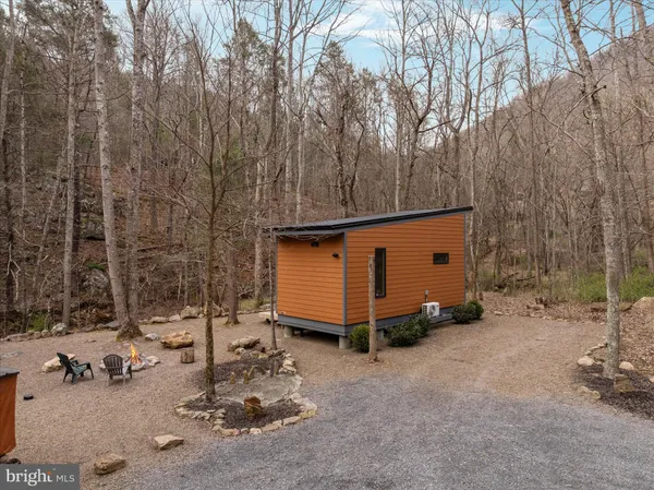 $325,000 | 949 Dumpling Run Road, Moorefield, WV 26836