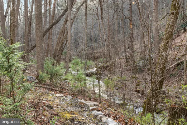 $325,000 | 949 Dumpling Run Road, Moorefield, WV 26836