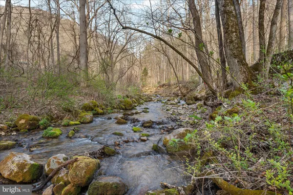 $325,000 | 949 Dumpling Run Road, Moorefield, WV 26836