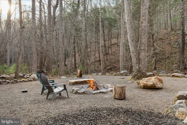 $325,000 | 949 Dumpling Run Road, Moorefield, WV 26836