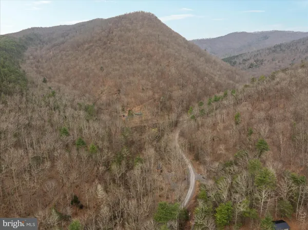 $325,000 | 949 Dumpling Run Road, Moorefield, WV 26836