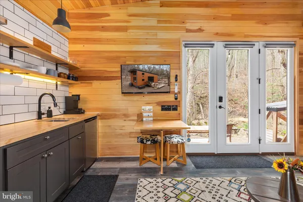 $325,000 | 949 Dumpling Run Road, Moorefield, WV 26836