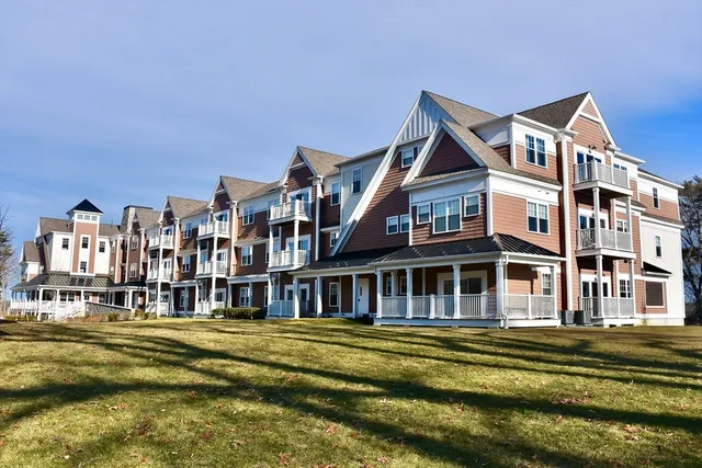 $589,000 | 57 Long Point Road, Unit 104, Lakeville, MA 02347