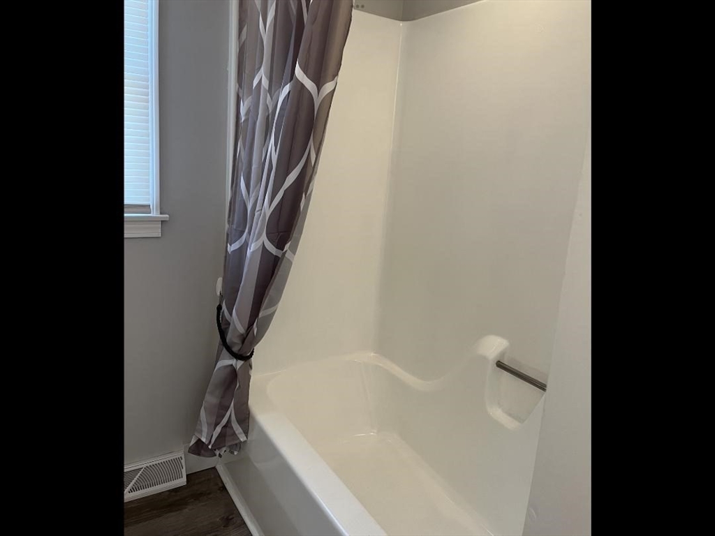 138 Jeffrey Road Springfield, MA 01119 - Photo 13 of 22 a bathroom with a bathtub
