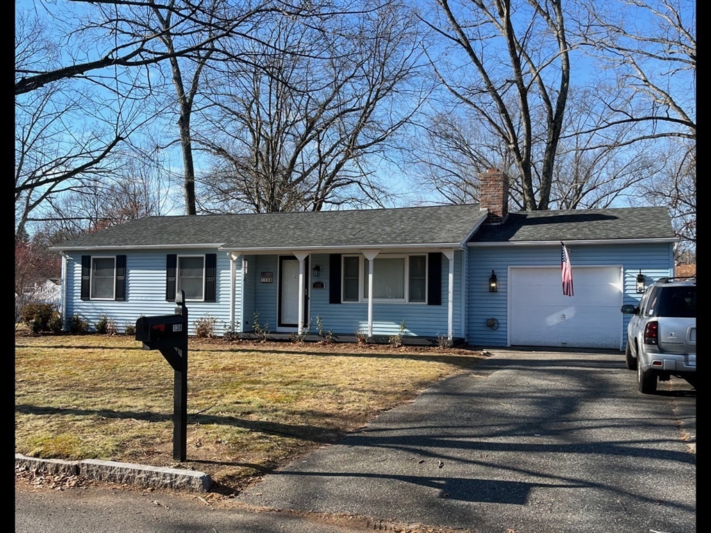 138 Jeffrey Road Springfield, MA 01119 - Photo 2 of 22 a front view of a house with garden
