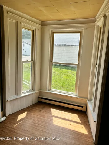 $900 | 105 College Avenue, Factoryville, PA 18419