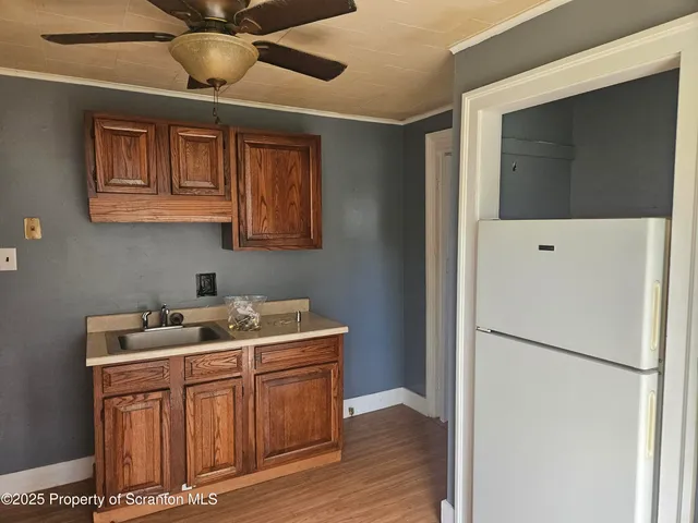 $900 | 105 College Avenue, Factoryville, PA 18419