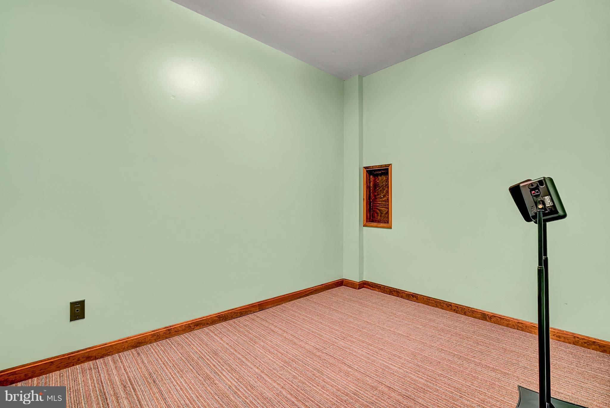3045 Colvin Road Amissville, VA 20106 - Photo 21 of 30 Den