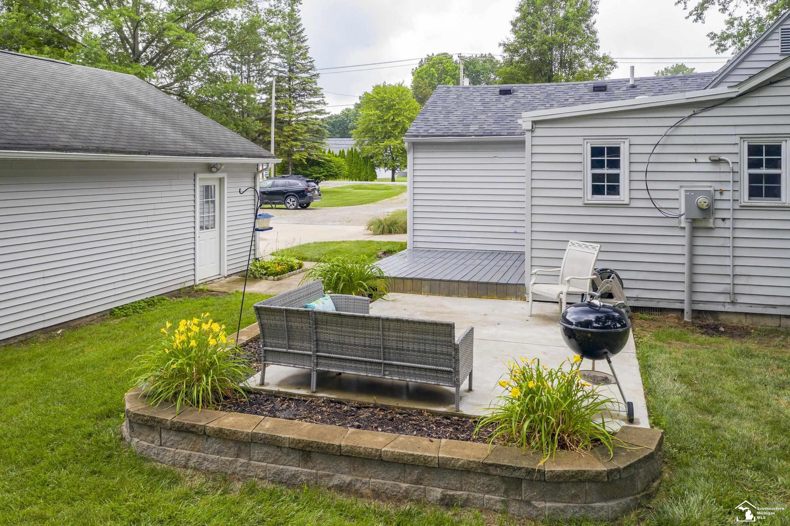 7768 Summerfield Road Lambertville, MI 48144 - Photo 5 of 33