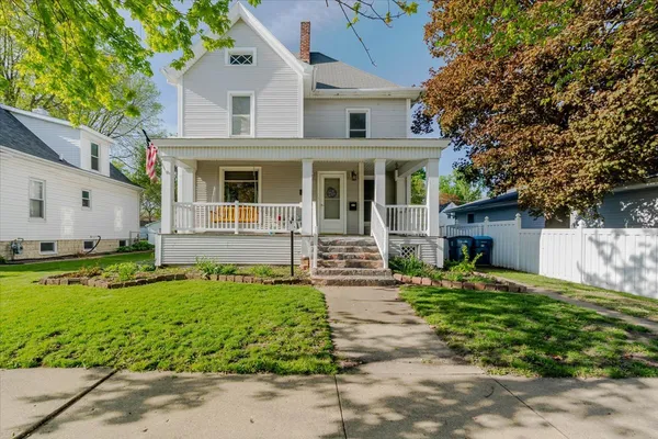 $179,000 | 117 West Humiston Street, Pontiac, IL 61764