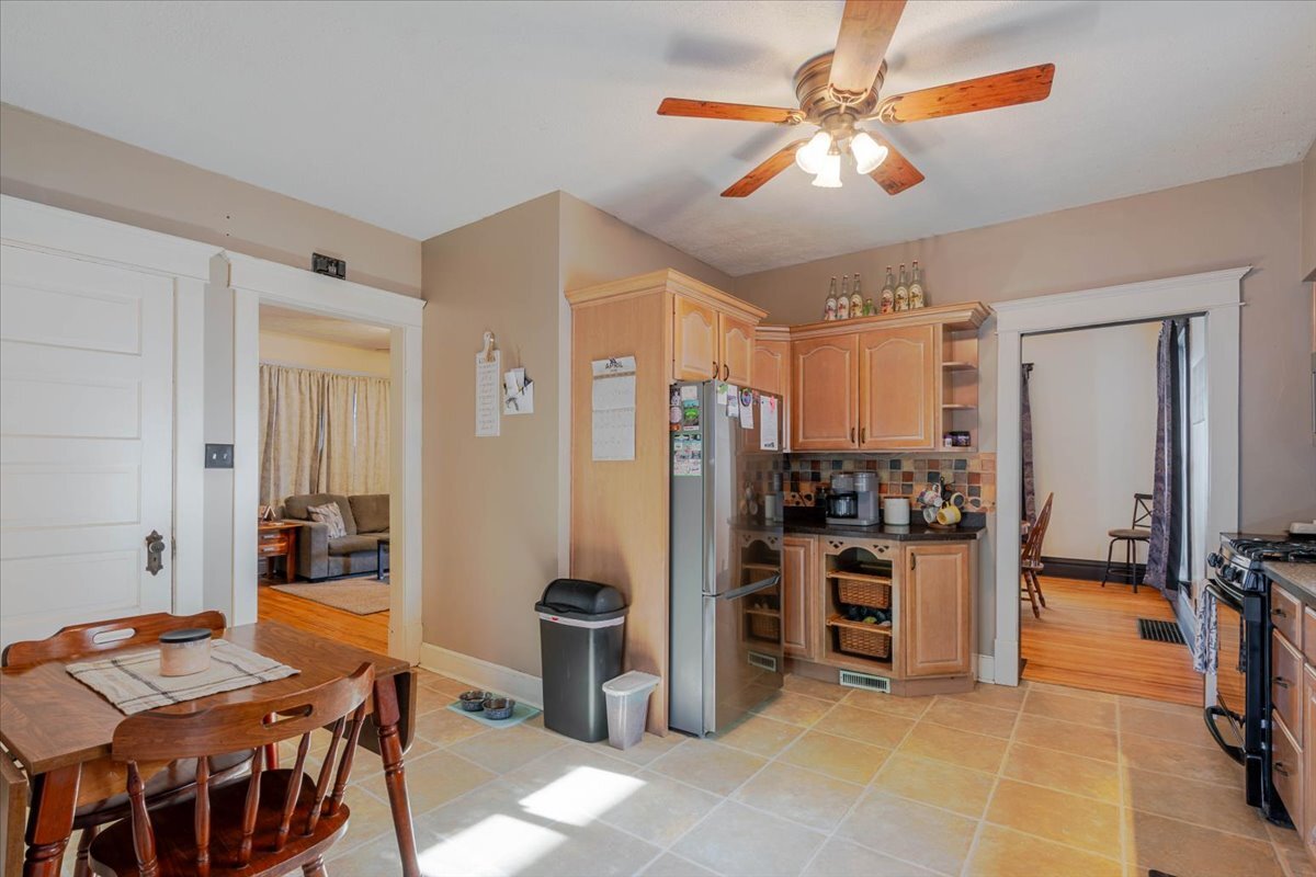 117 West Humiston Street Pontiac, IL 61764 - Photo 12 of 33