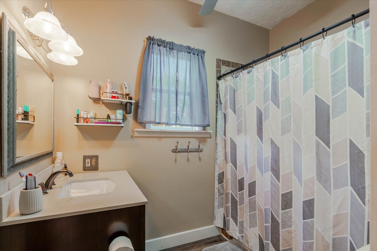 117 West Humiston Street Pontiac, IL 61764 - Photo 14 of 33