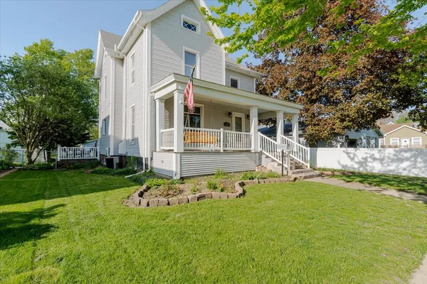 $179,000 | 117 West Humiston Street, Pontiac, IL 61764