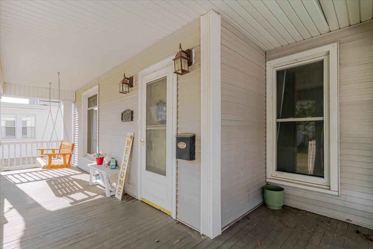 117 West Humiston Street Pontiac, IL 61764 - Photo 5 of 33