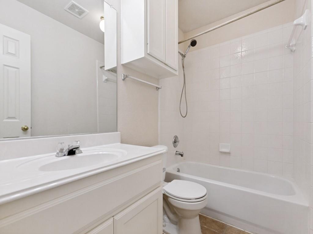 139 Spring Ridge Drive Murphy, TX 75094 - Photo 25 of 26 2nd full bathroom upstairs