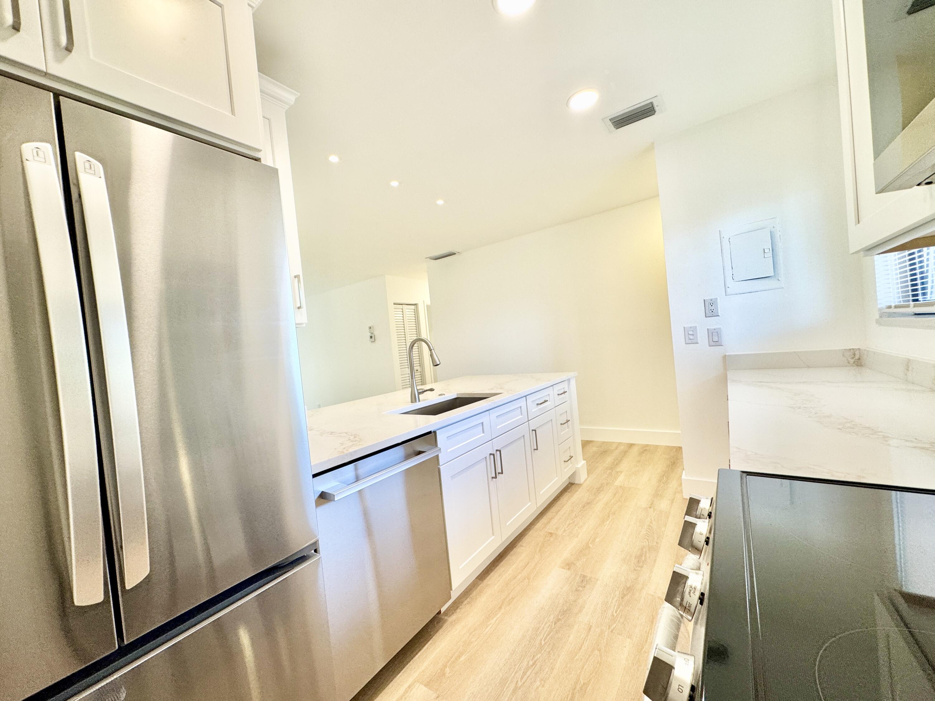 140 Northwest 70th Street, Unit 2030 Boca Raton, FL 33487 - Photo 9 of 53 IMG_8240