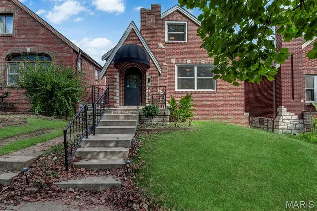 $280,000 | 4035 Fairview Avenue, St. Louis, MO 63116