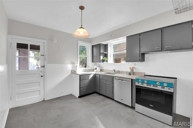 $280,000 | 4035 Fairview Avenue, St. Louis, MO 63116