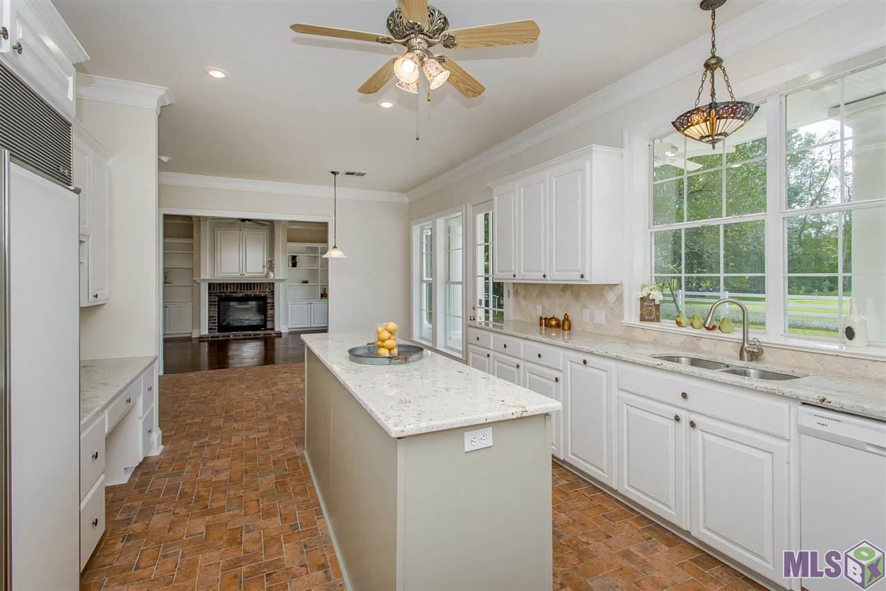 16560 Spiller's Way Baton Rouge, LA 70817 - Photo 1 of 47 Gallery Image 1