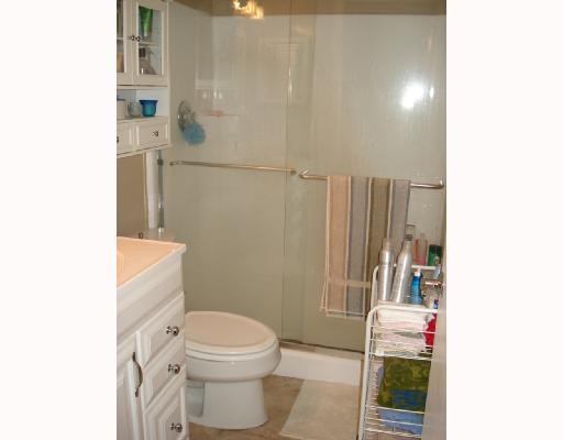 22040 Palms Way, Unit 205 Boca Raton, FL 33433 - Photo 7 of 9 Master Bath/Spa