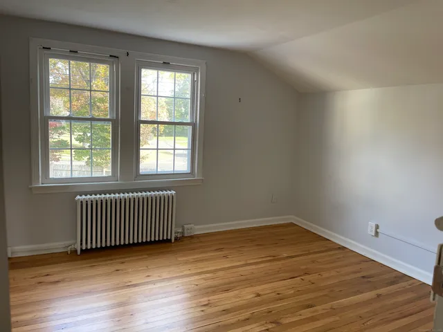 $2,950 | 2 Simscroft Place, Simsbury, CT 06070