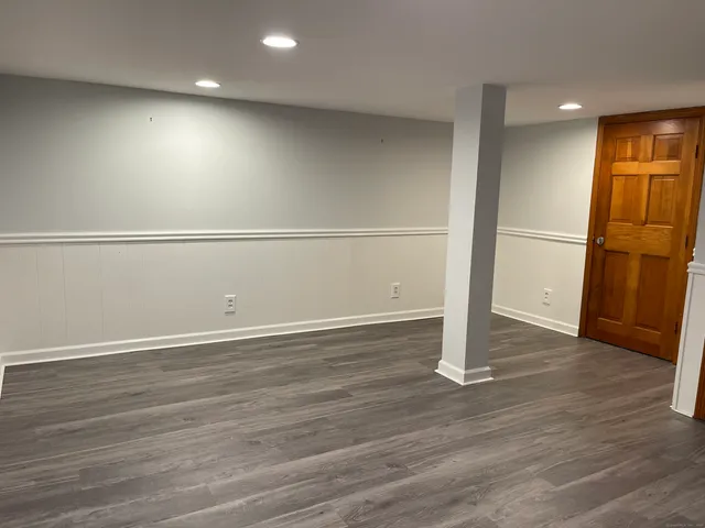 $2,950 | 2 Simscroft Place, Simsbury, CT 06070