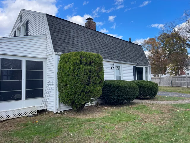 $2,950 | 2 Simscroft Place, Simsbury, CT 06070