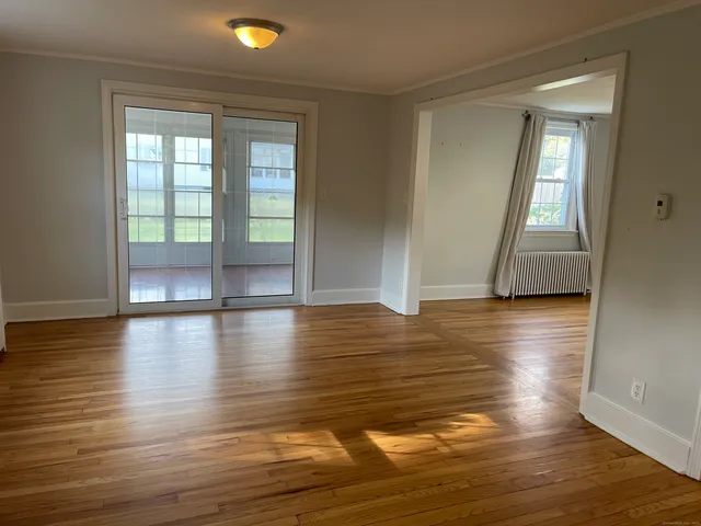 $2,950 | 2 Simscroft Place, Simsbury, CT 06070