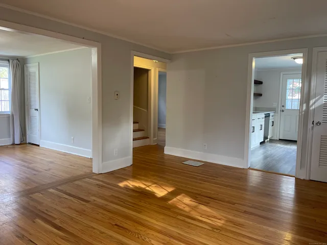 $2,950 | 2 Simscroft Place, Simsbury, CT 06070