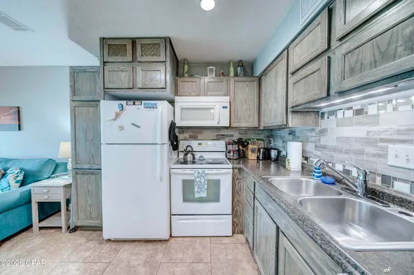 $264,000 | 6205 Thomas Drive, Unit 2F, Panama City, FL 32408