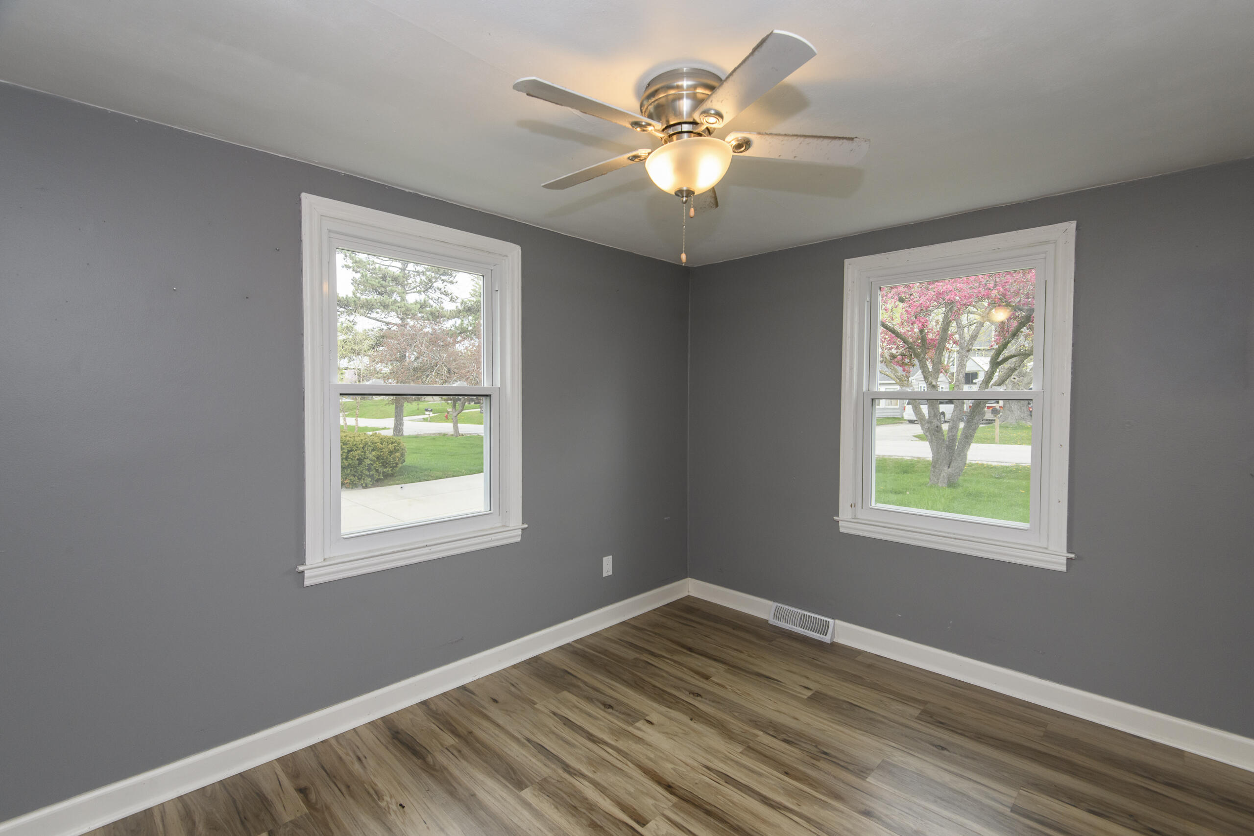 W271N2563 Pear Tree Lane Pewaukee, WI 53072 - Photo 27 of 47 Bedroom 1