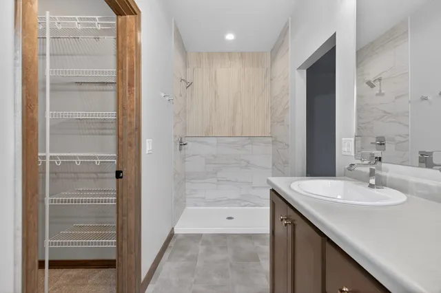 $645,000 | 2564 North Stellita Circle, De Pere, WI 54115