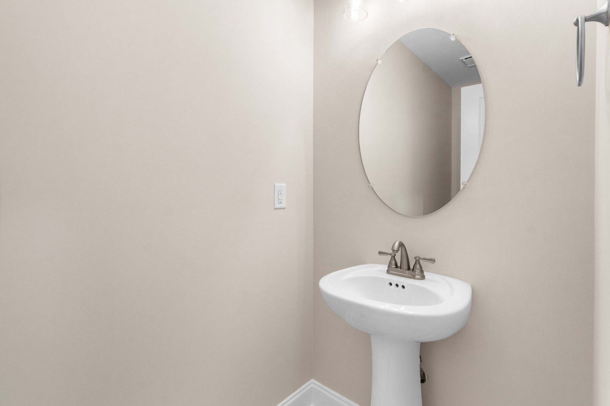 2623 Burch Road Clarksville, TN 37042 - Photo 14 of 30 a bathroom with a sink and a mirror