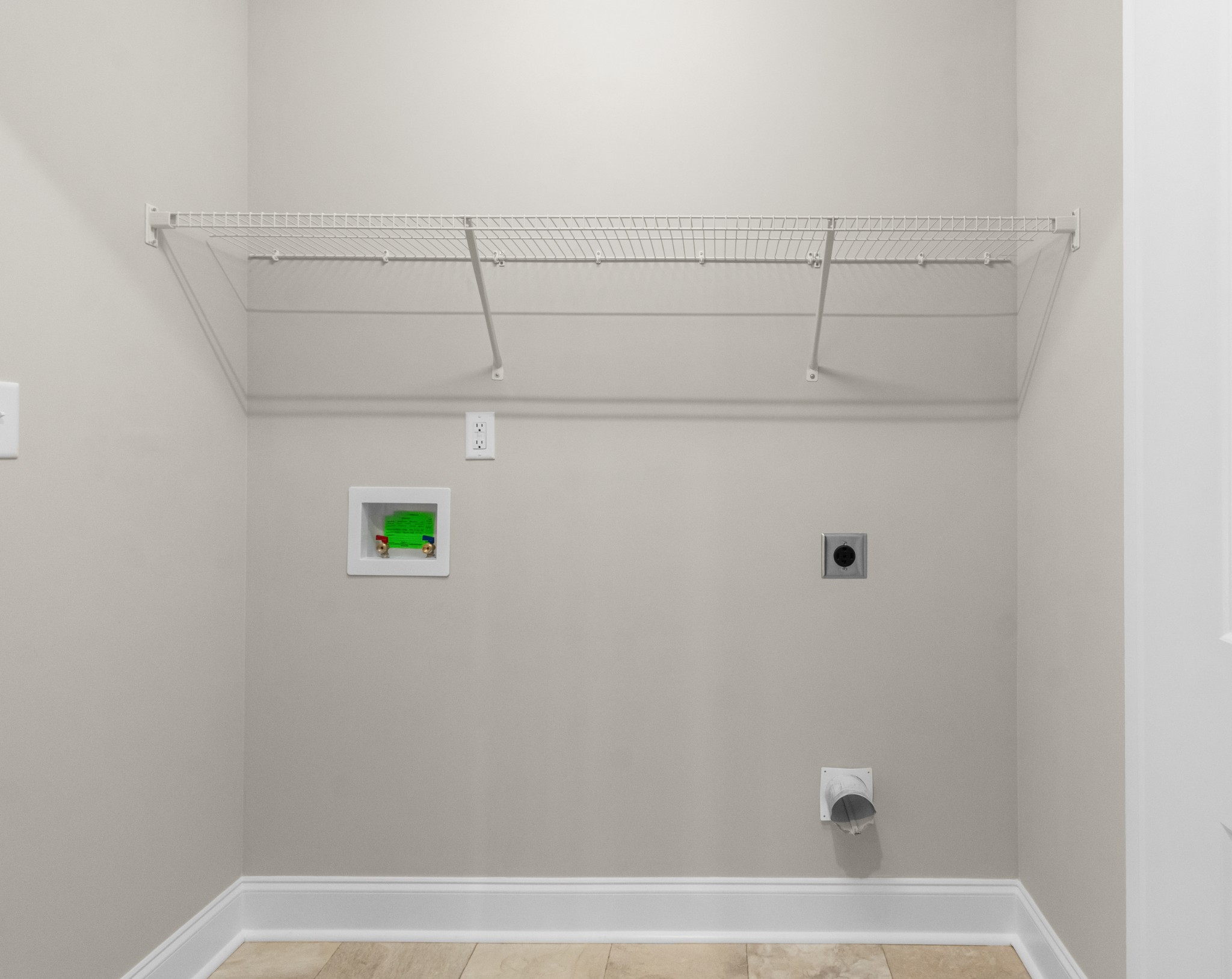 2623 Burch Road Clarksville, TN 37042 - Photo 15 of 30 a view of a bathtub