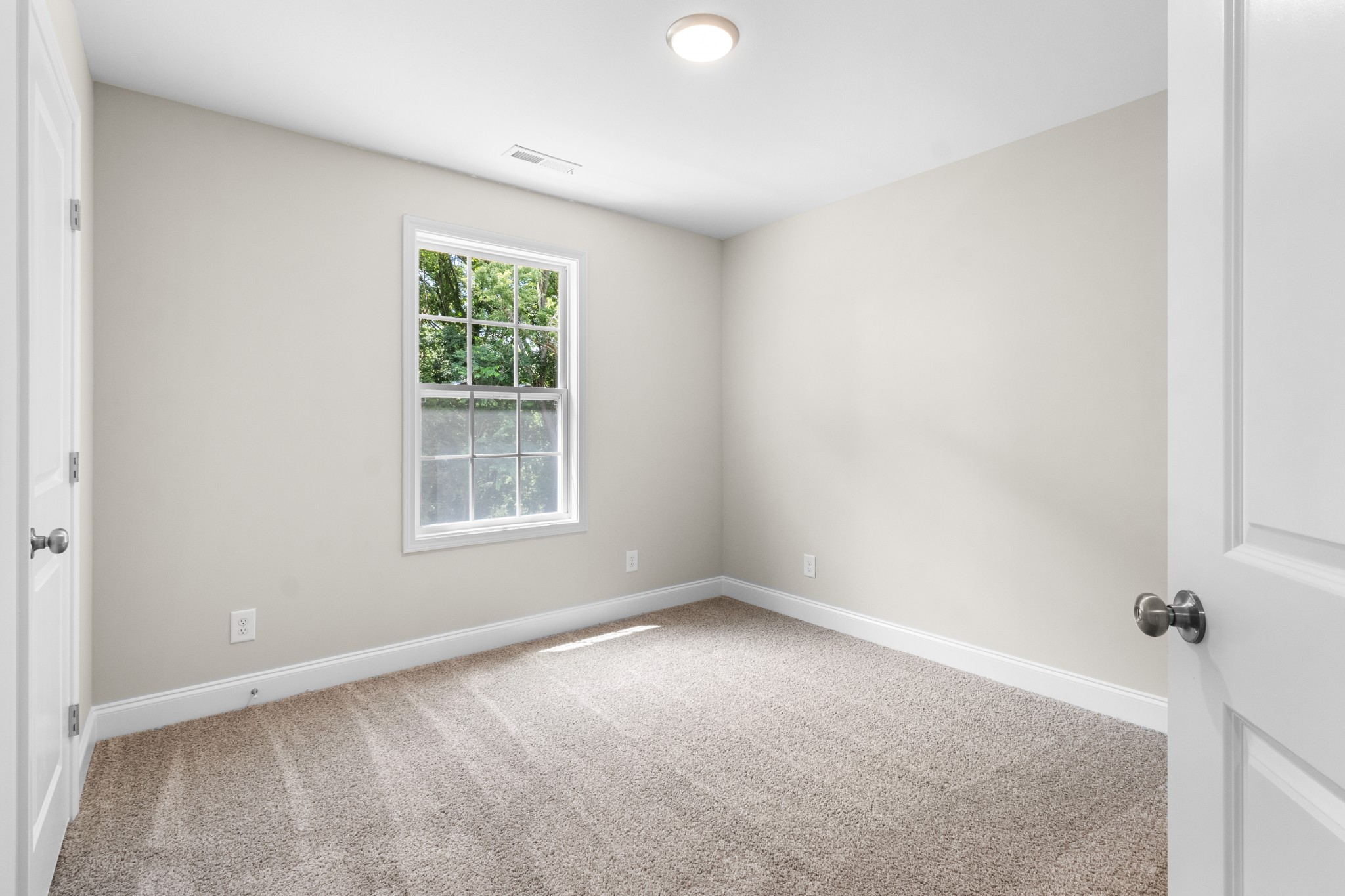 2623 Burch Road Clarksville, TN 37042 - Photo 18 of 30 a view of a big room with windows