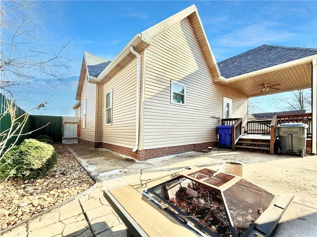 $190,000 | 1704 South Moniteau Avenue, Sedalia, MO 65301