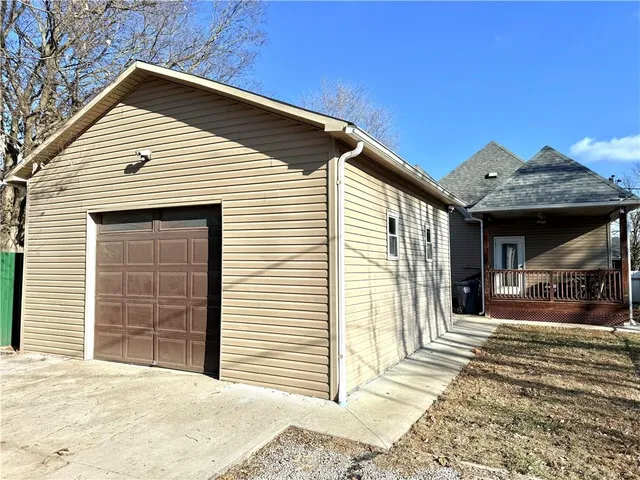 $190,000 | 1704 South Moniteau Avenue, Sedalia, MO 65301