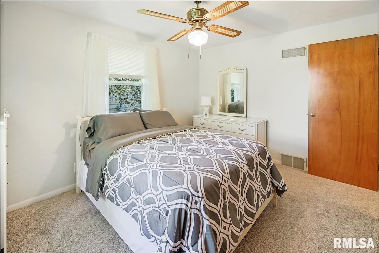 5404 North James Road Peoria, IL 61615 - Photo 17 of 31 Gallery Image 17