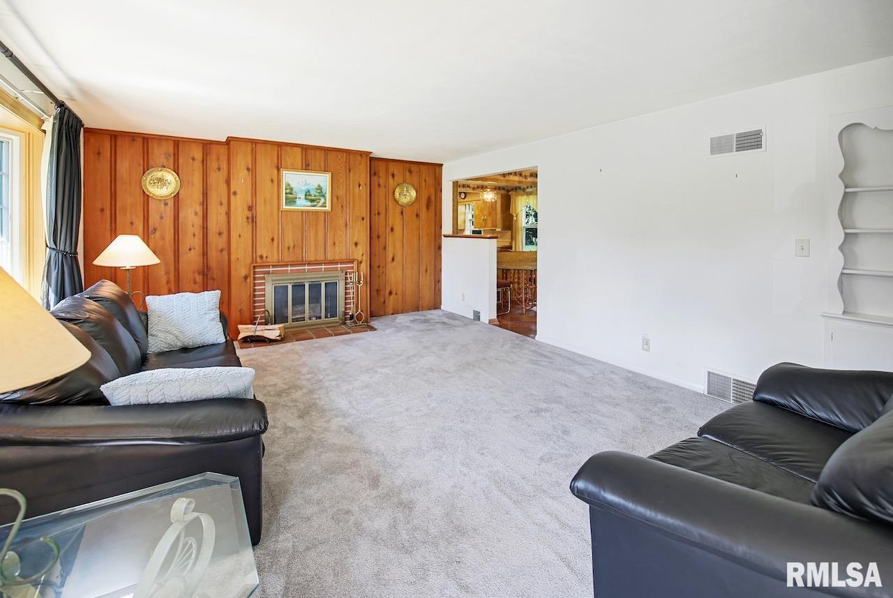 5404 North James Road Peoria, IL 61615 - Photo 7 of 31 Gallery Image 7