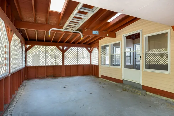 a view of entryway
